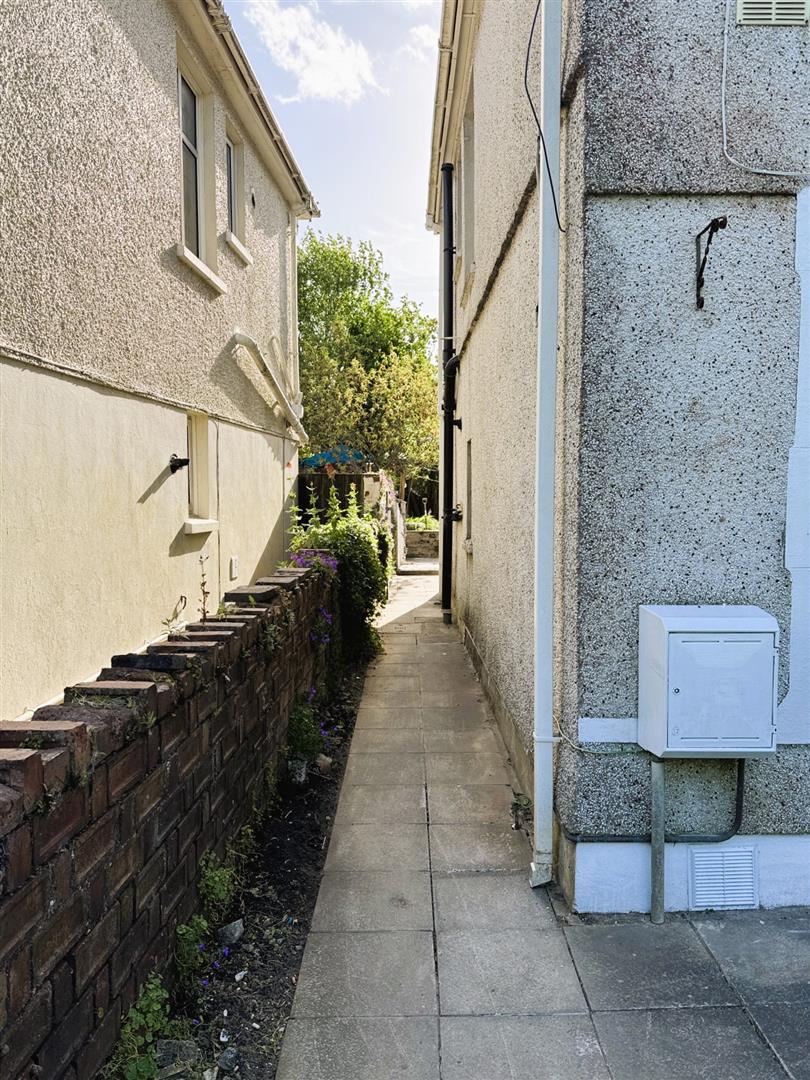 Brynelli, Llanelli, SA14 8PW